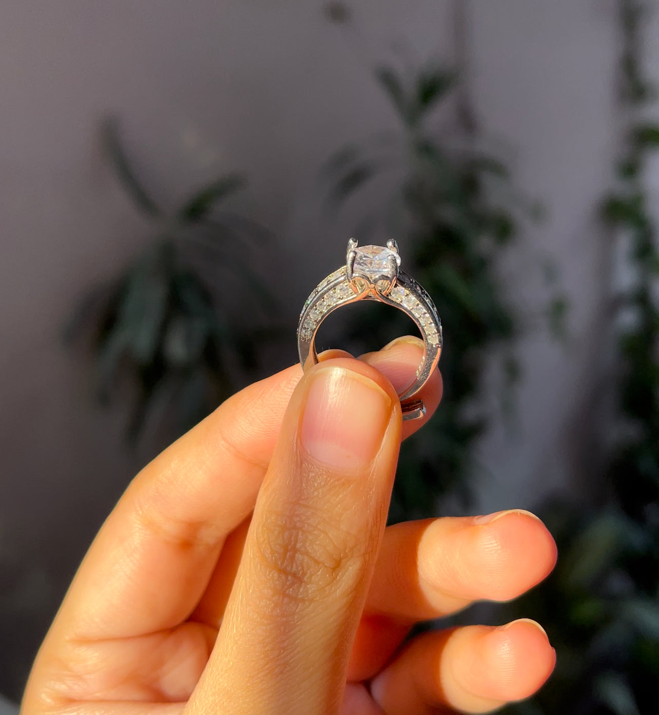 Sidestone Ring (Adjustable Ring)